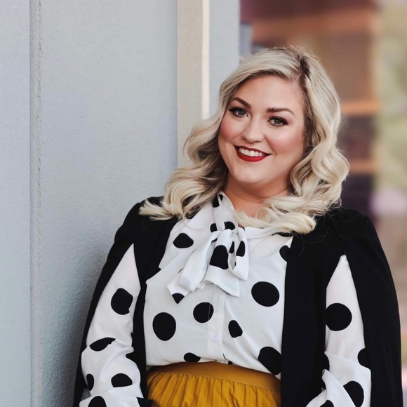 Meet your Posher, Jillian - Picture 1 of 7